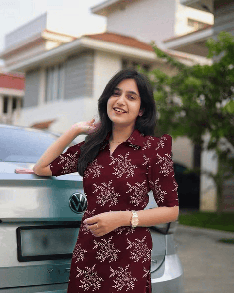 Women Floral Print Straight Kurti